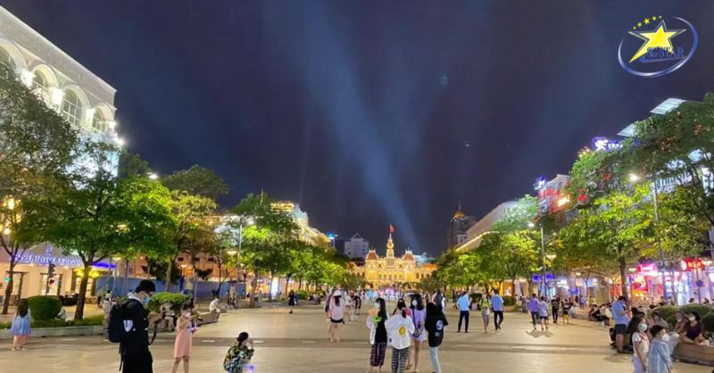 Phố đã lên đèn, ngại gì chưa lên đồ đến phố đi bộ Nguyễn Huệ